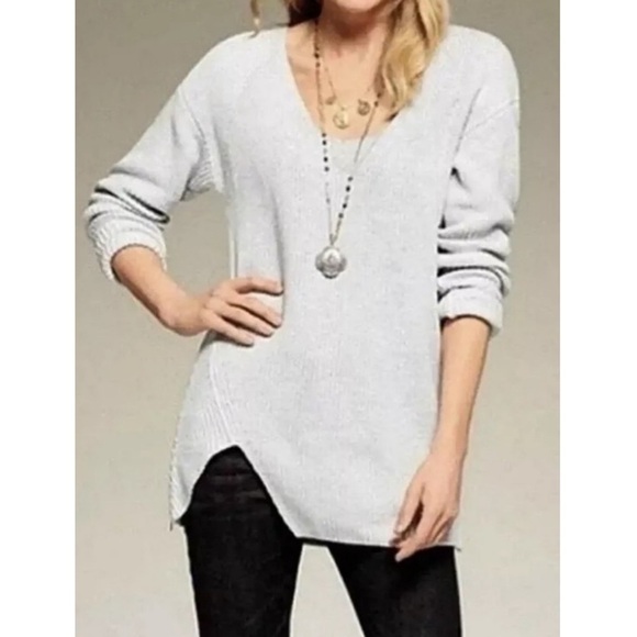 Cabi Gray Cloud Deep V Side Zip Pullover Sweater
Medium Ribbed #3531 Asymmetric - Picture 4 of 4